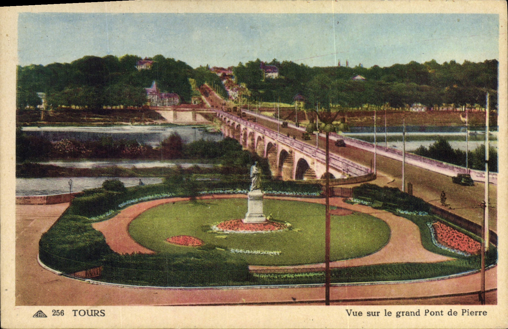 CPA Tours vue sur le Grand Pont de Pierre 