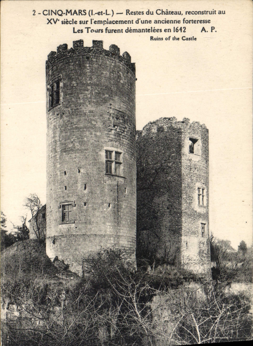 CPA Cinq Mars I et L Restes du Chateau reconstruit au XV siecle sur l'emplacement d'une ancienne for