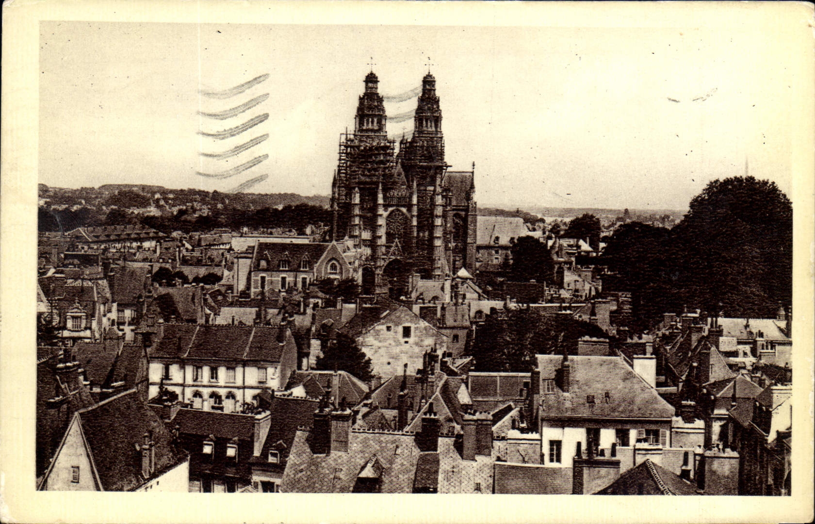CPA Tours I et L Panorama vers la Cathedrale Saint Gatien 