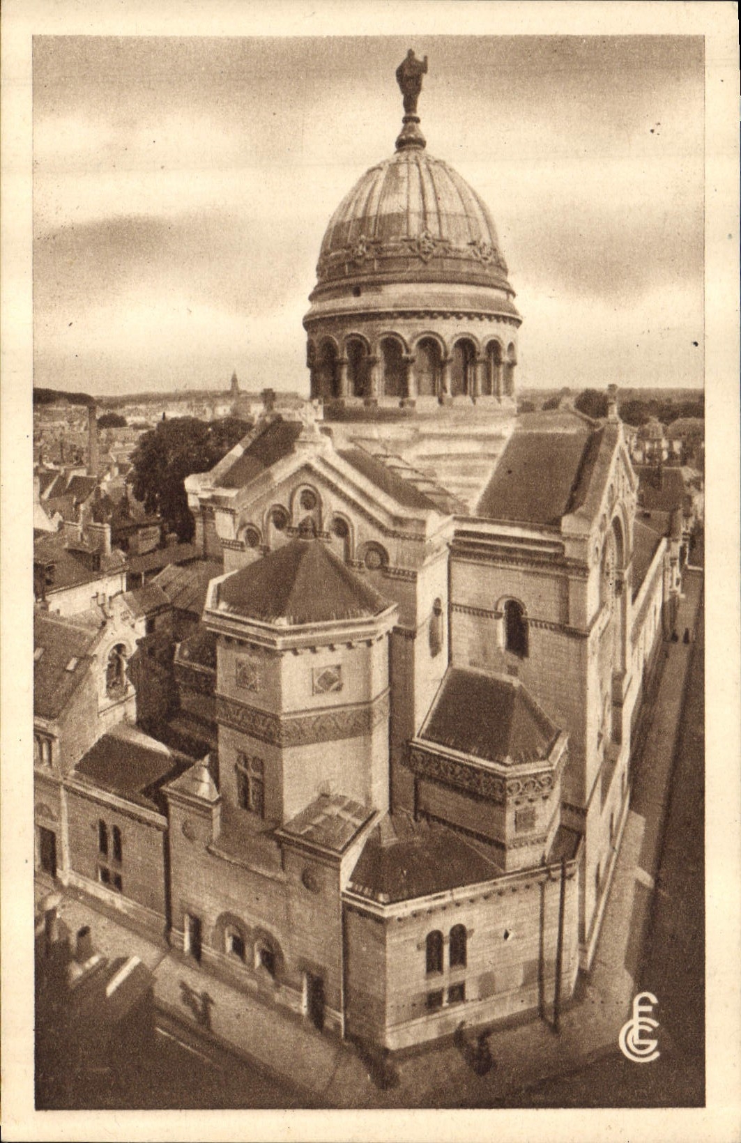 CPA Tours I et L la Basilique Saint Martin 
