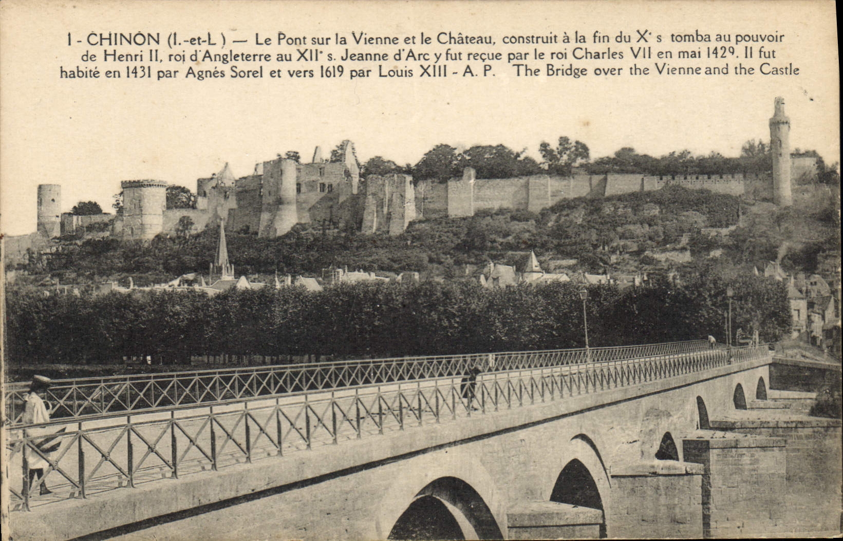CPA Chinon I et L le Pont sur la Vienne et le chateau construit a la fin du X S tomba au Pouvoir de 