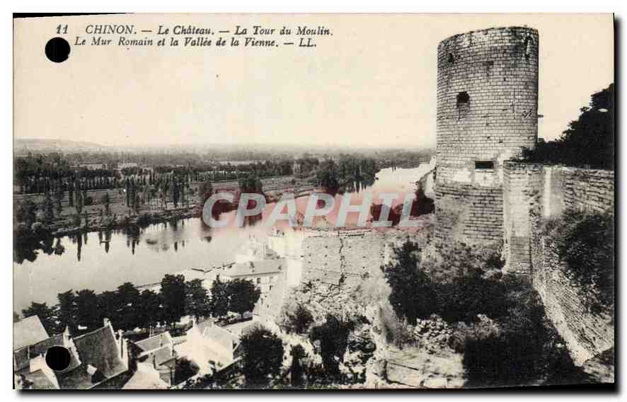 CPA Chinon le Chateau la Tour du Moulin le Mur Romain et la Vallee de la Vienne 