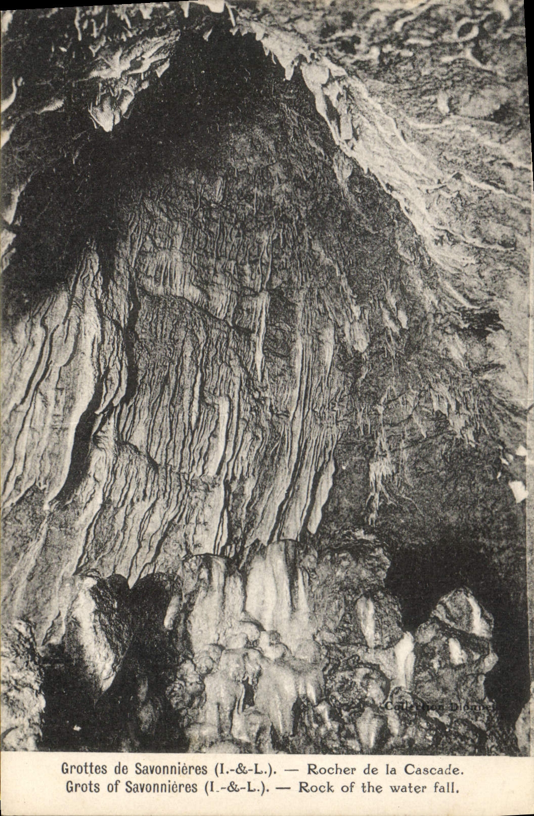 CPA Grottes de Savonnieres I et L Rocher de la Cascade 
