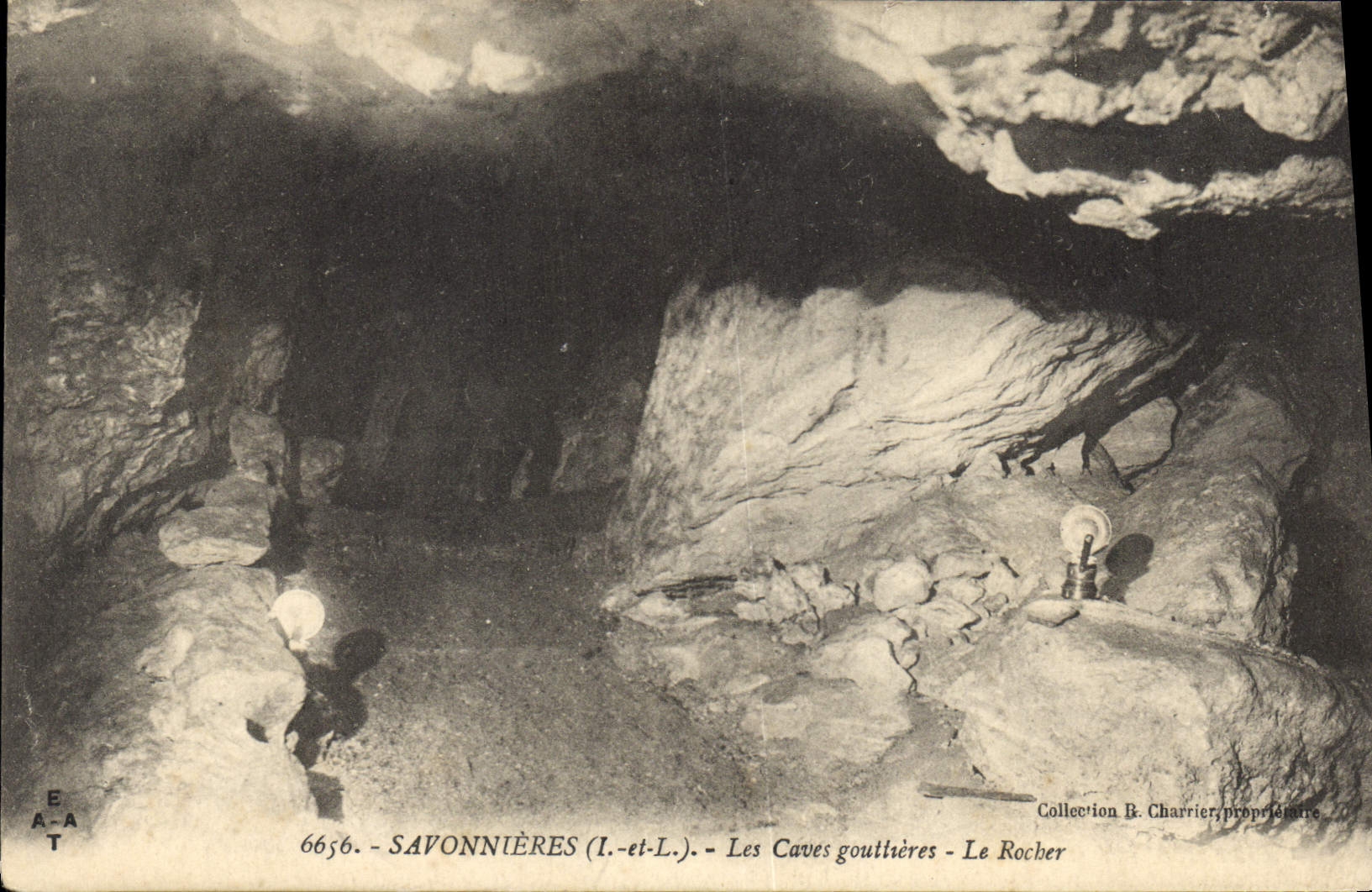 CPA Savonnieres I et L les Caves Gouttieres le rocher 