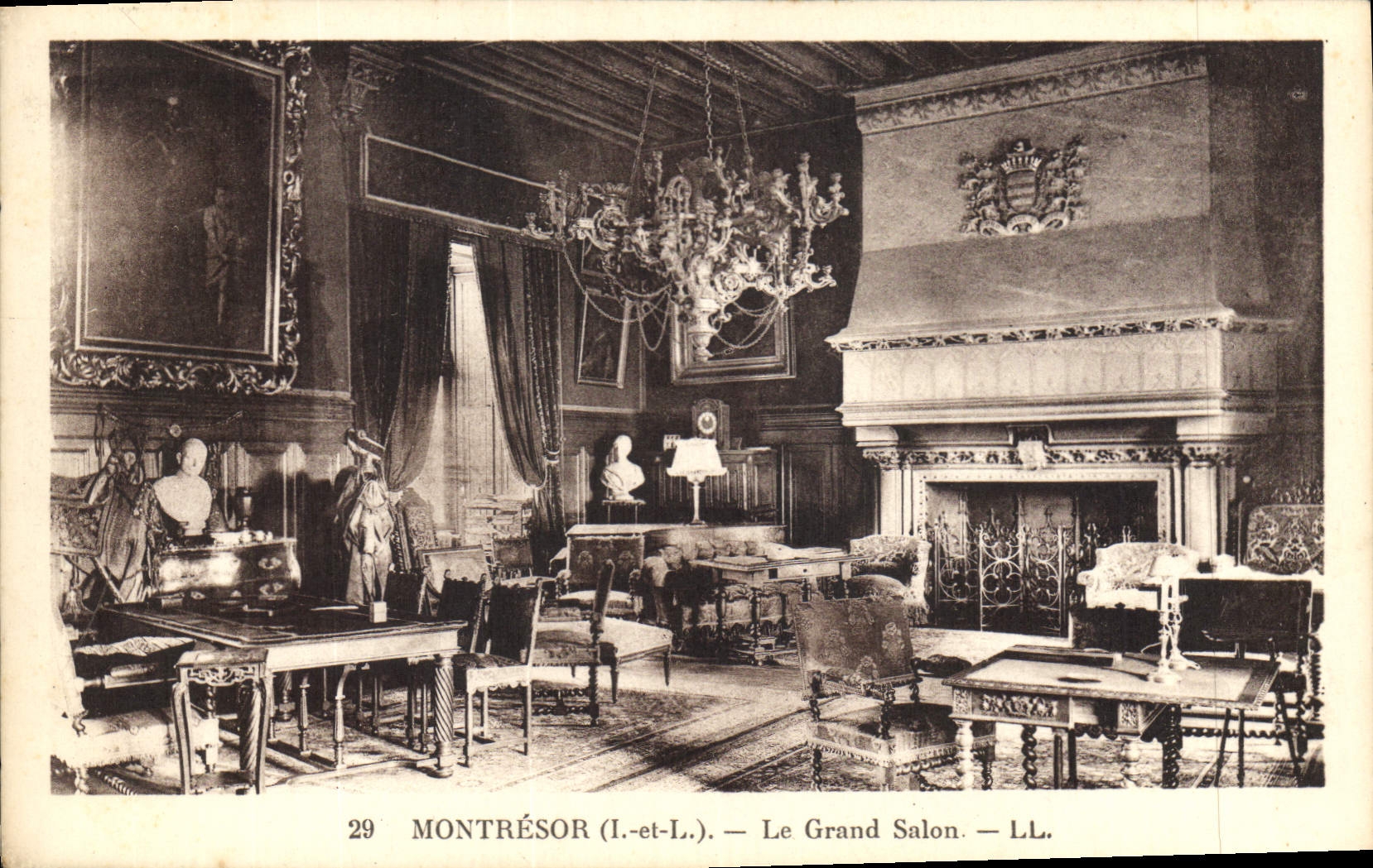 CPA Montresor I et L lr grand Salon 