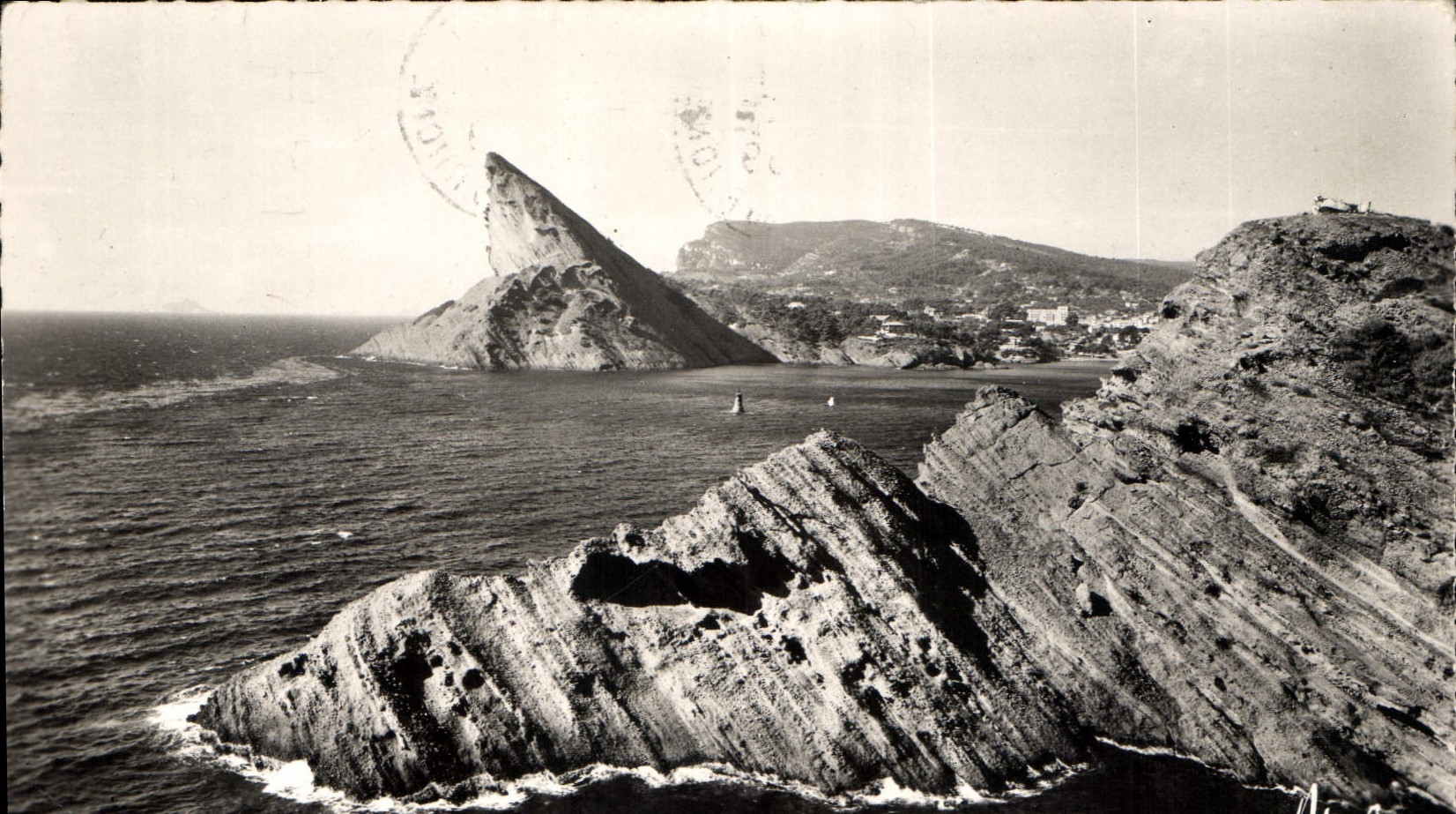 CPA Cote d'Azur la Ciotat le Bec de l'Aigle vu de l'ile Verte 