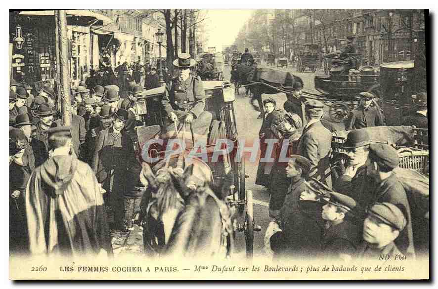 Les Femmes Cocher à Paris — Mme Dufaut sur les Boulevards ; plus de badauds que de clients — ND Phot
