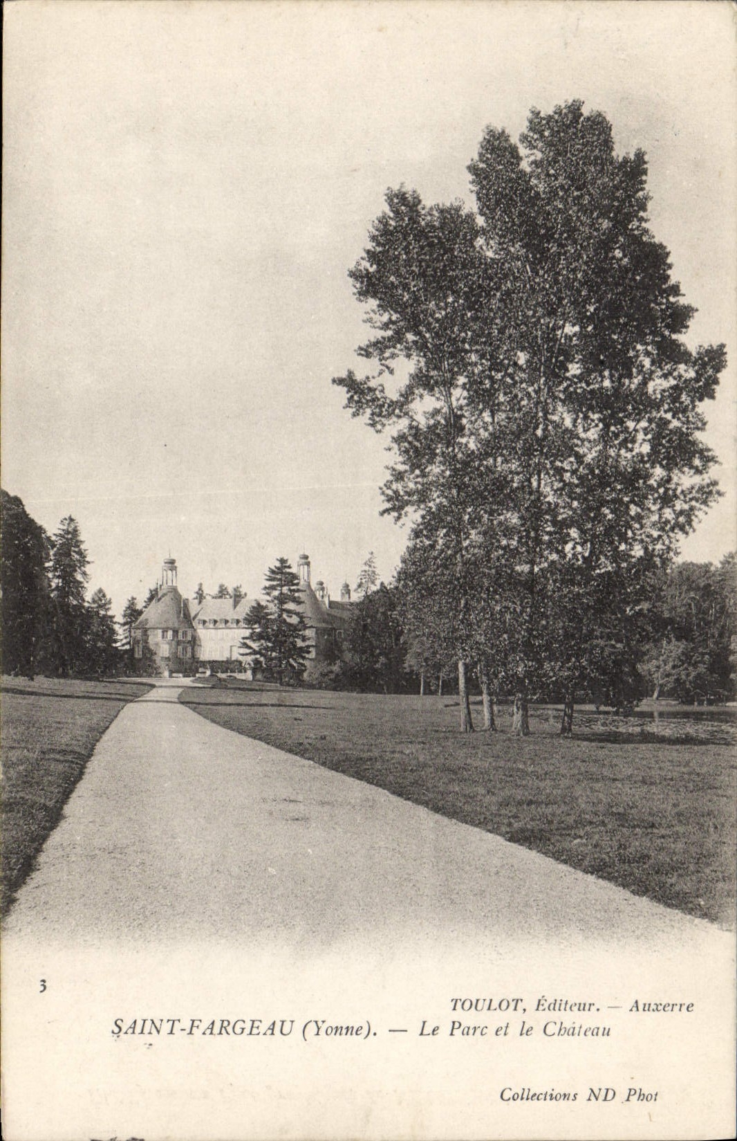 Saint-Fargeau (Yonne) — Le Parc et le Château — TOULOT, Éditeur. — Auxerre