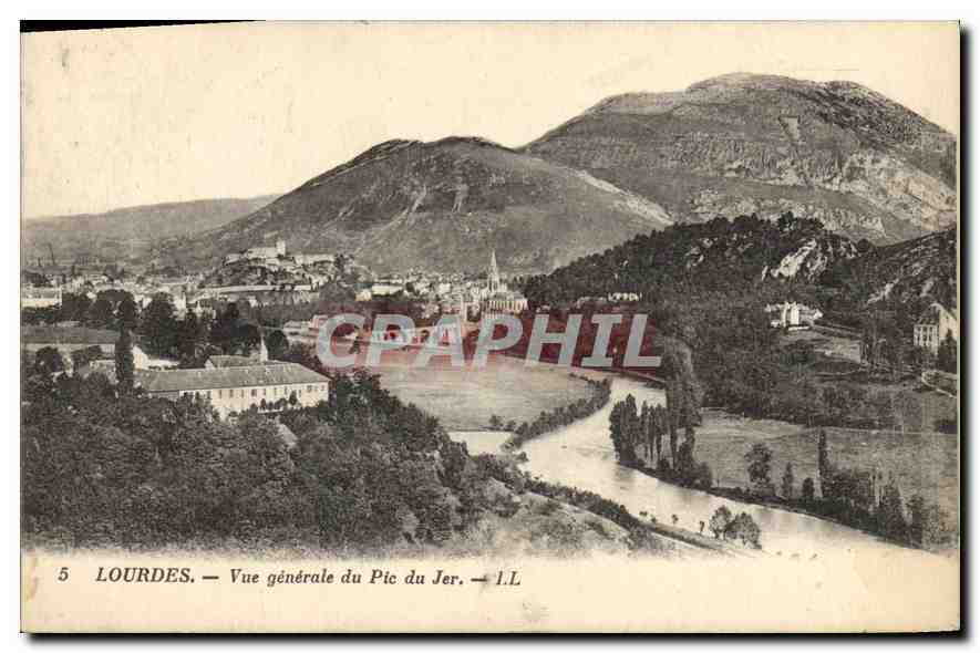 CPA Lourdes Vue generale du Pic du jer 