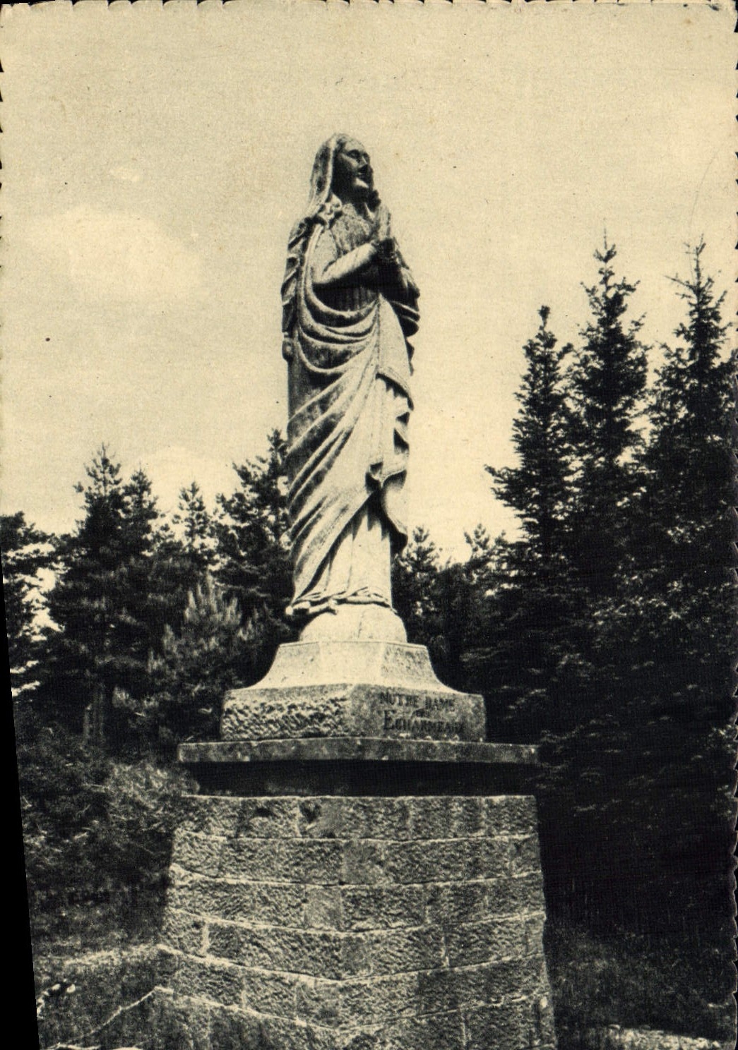 CPA Les Echarmeaux Rhone Notre Dame des Echarmeaux sculptee par Molette des Echarmeaux 