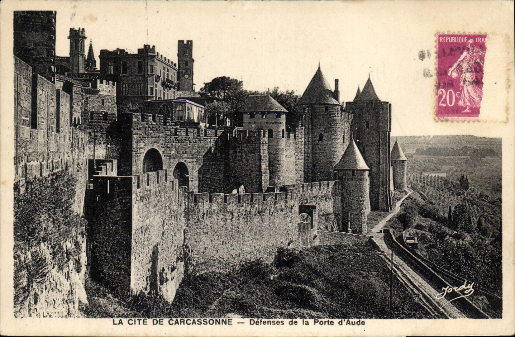 CPA La Cite de Carcassonne Defenses de la Porte d'Aude 