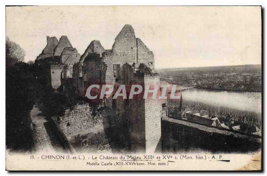 CPA Chinon I et L Le Chateau du Milieu 