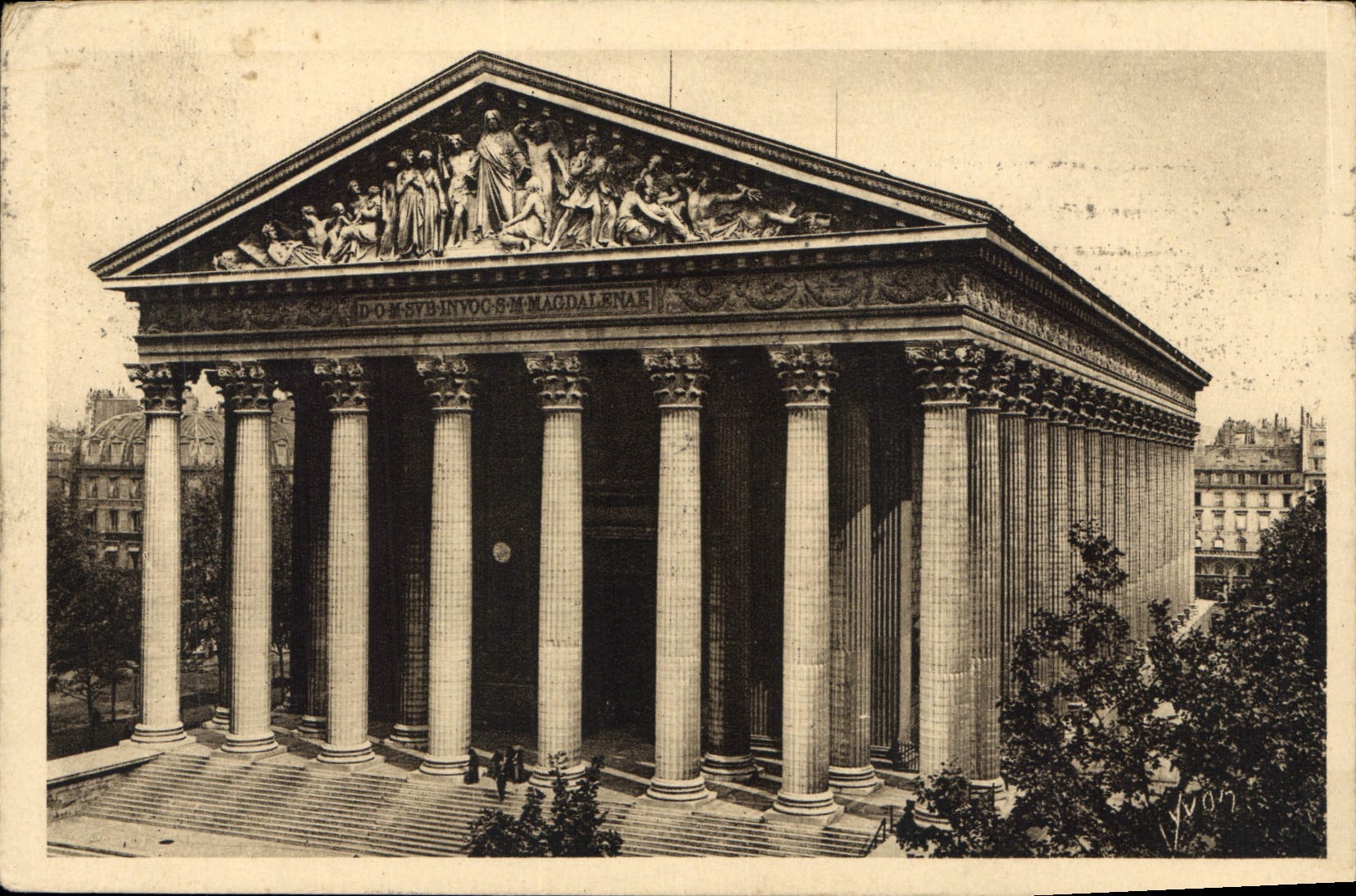 CPA Paris en Flanant L'Eglise de la Madeleine 