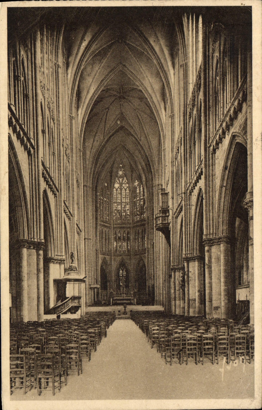 Intérieur de la Cathédrale - La Nef — METZ (Moselle) — Les Éditions d'Art 'R. Larrère' n°510
