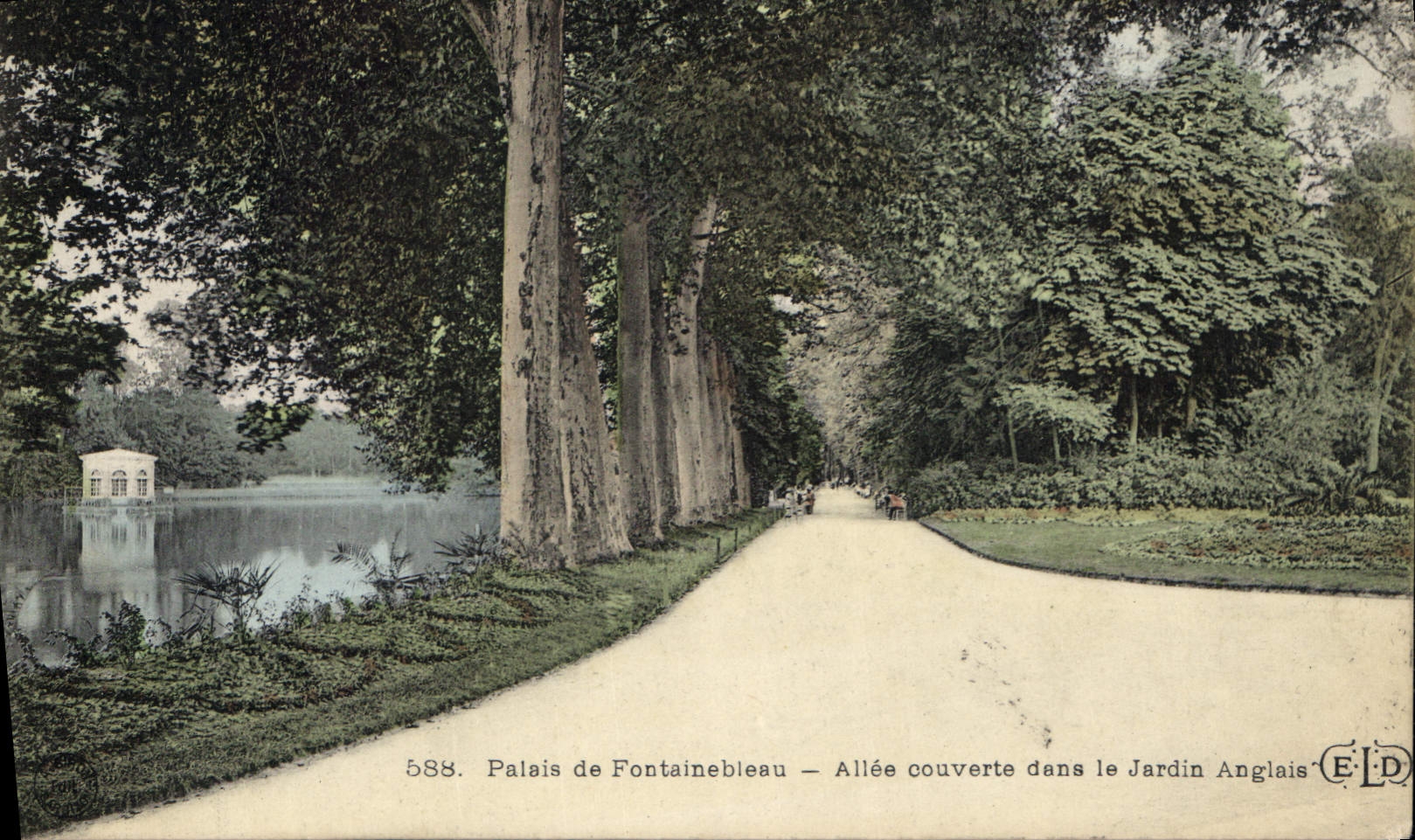 Palais de Fontainebleau — Allée couverte dans le Jardin Anglais — Éditeur ELD, n° 588