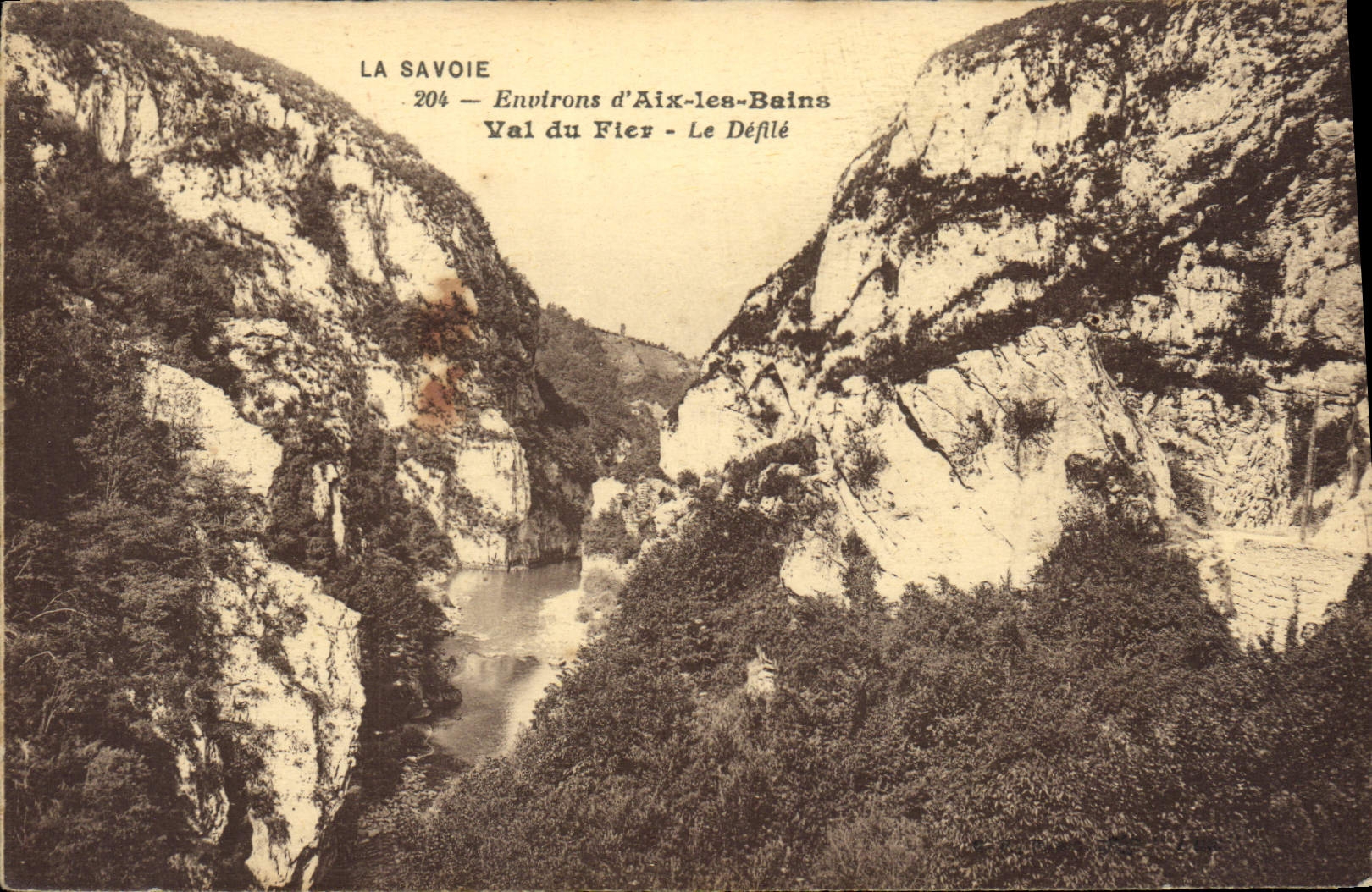 CPA La Savoie Environs d'Aix les bains Val du Fier Le Defile 