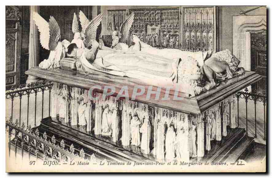 CPA Dijon le Musee Le Tombeau de Jean sans Peur et de Marguerite de Baviere 
