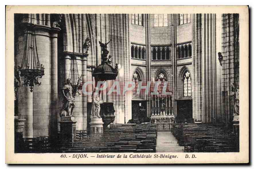 CPA Dijon Interieur de la Cathedrale St Benigne 