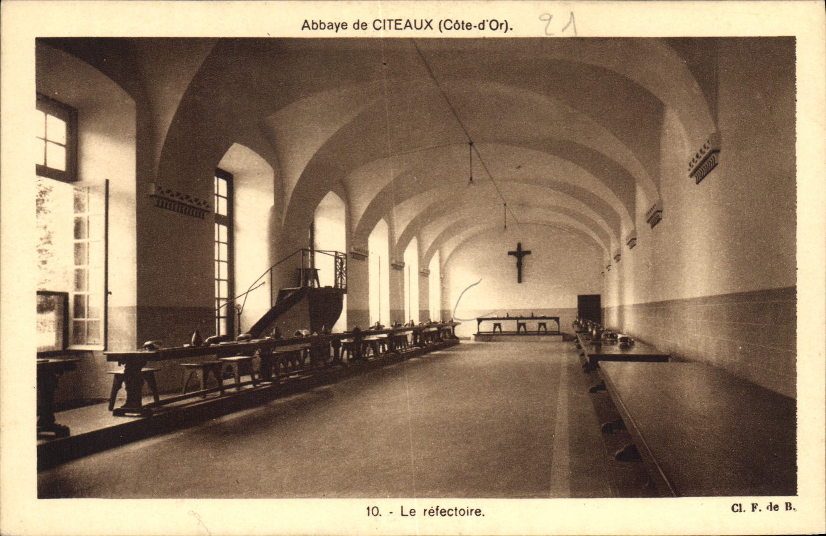 CPA Abbaye de Citeaux Cote d'Or Le refectoire 