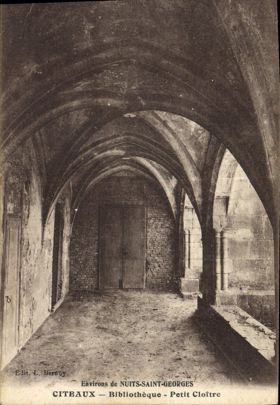 CPA Environs de nuits Saint Georges Citbaux Bibliotheque Petit Cloitre 