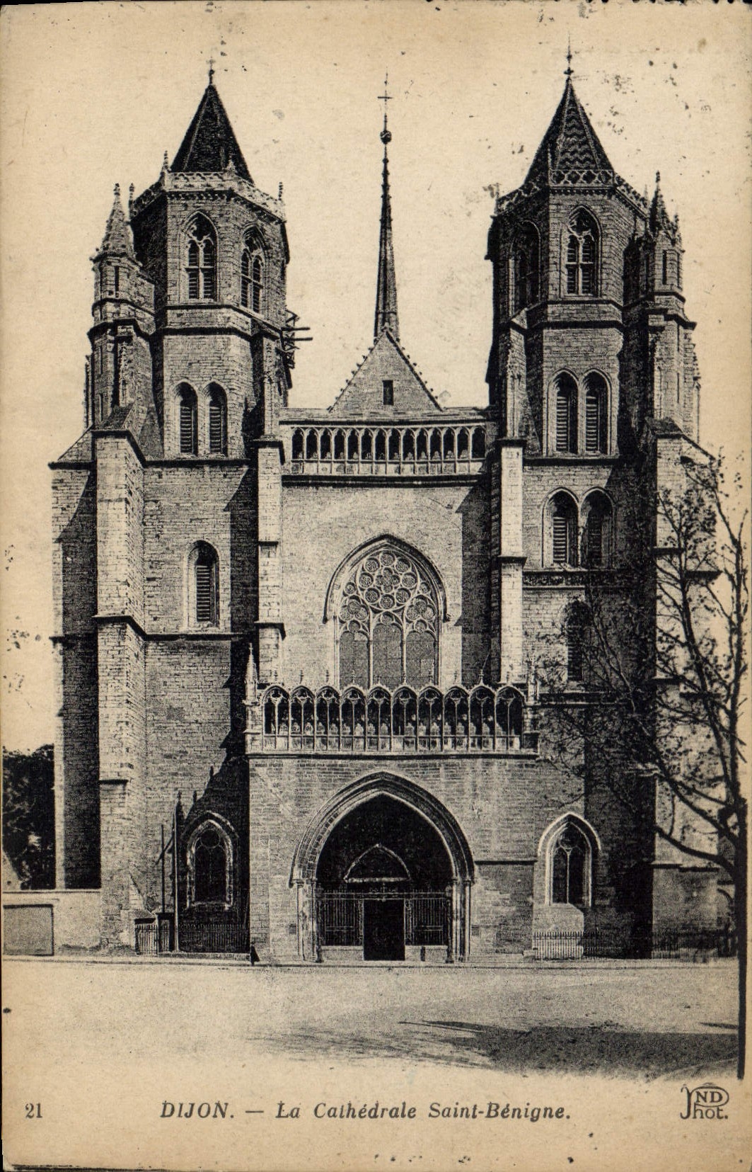 CPA Dijon La Cathedrale Saint Benigne 