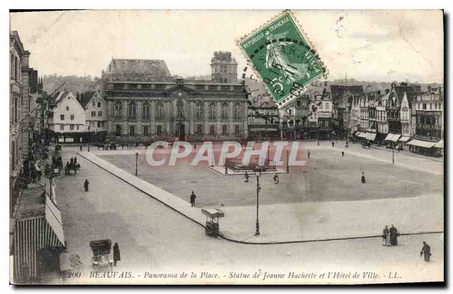 Beauvais - Panorama de la Place - Statue de Jeanne Hachette et l'Hôtel de Ville - LL.