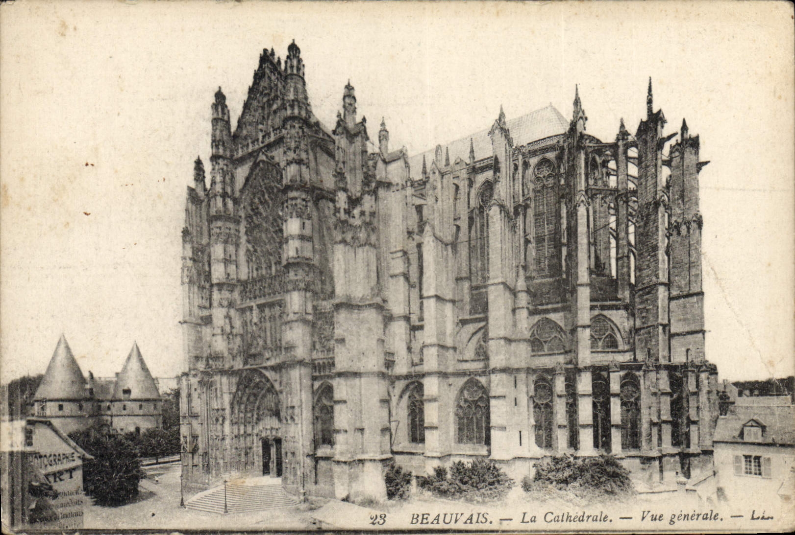 Beauvais — Die Kathedrale — Allgemeiner Blick — LL.