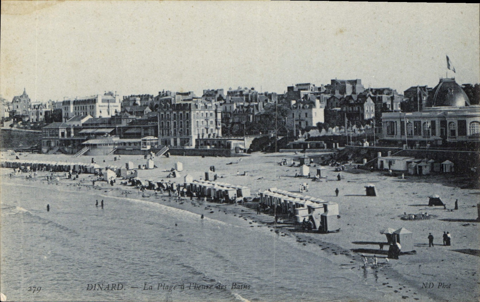 Dinard — La Plage à l'Heure des Bains — ND Phot