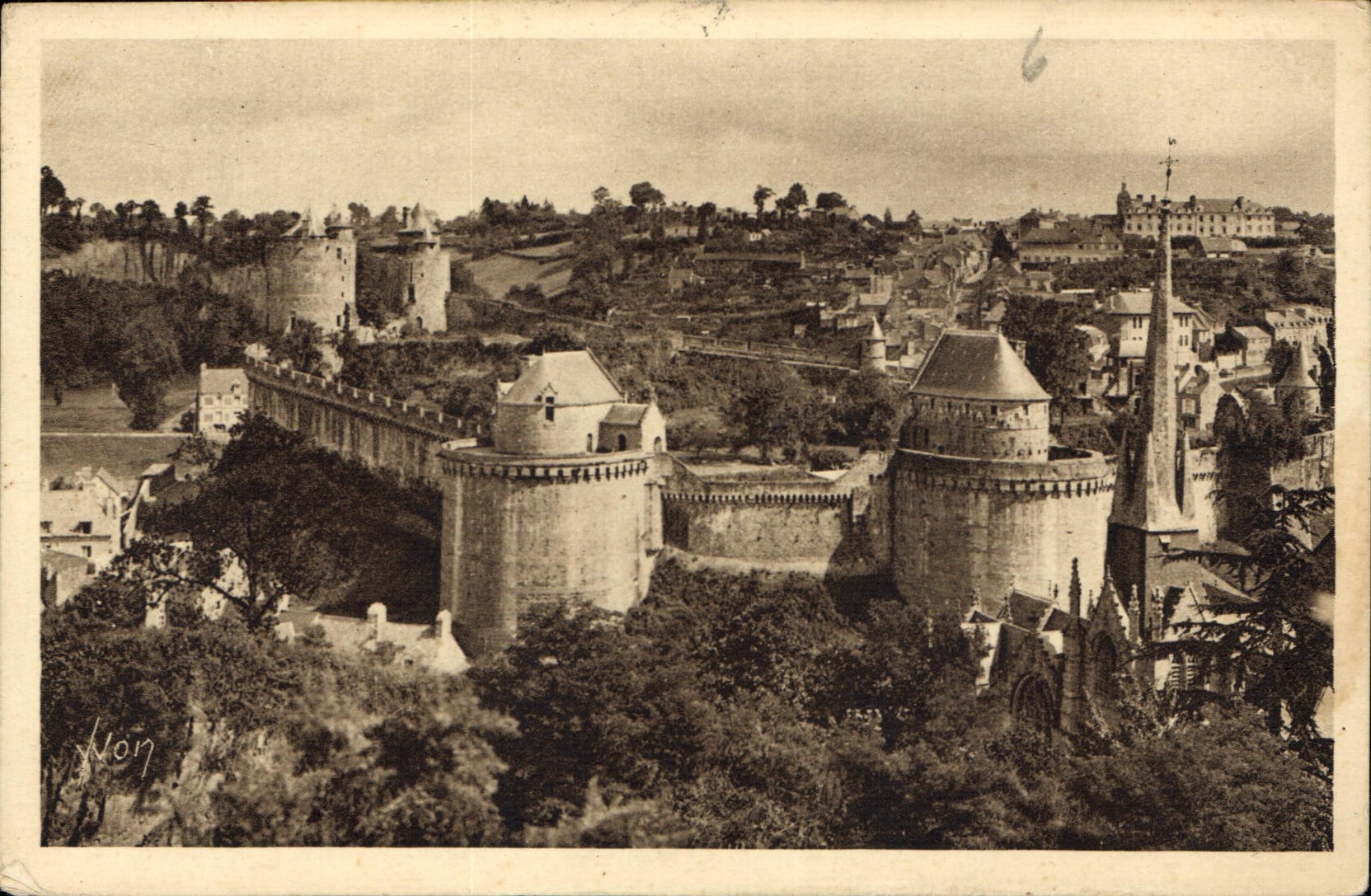 Les Tours de Fougères — Bretagne — Éditions d'Art YVON, Paris