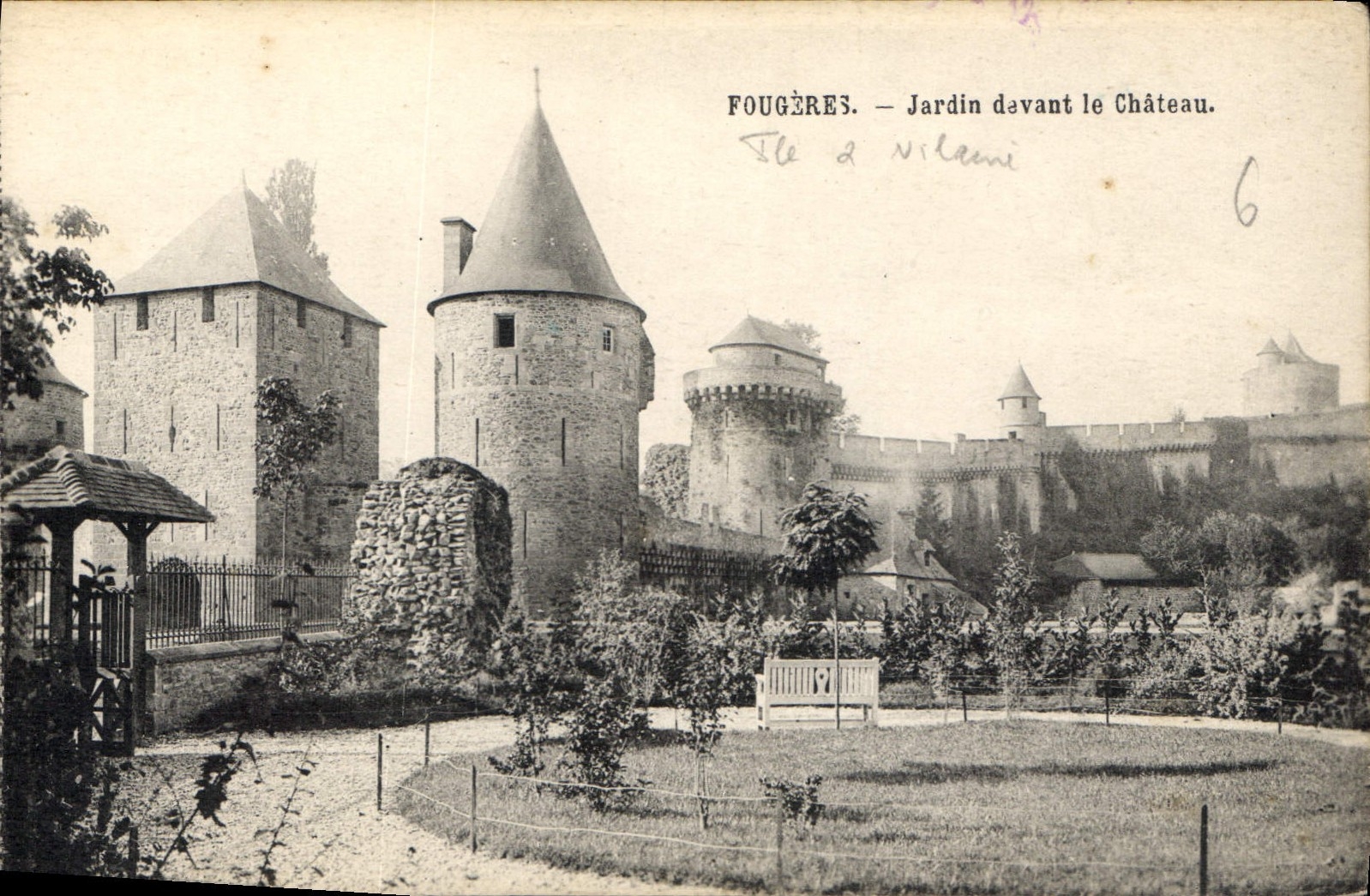 Fougères — Ansicht vor dem Schloss — Verlag Nilamni, Nr. 6