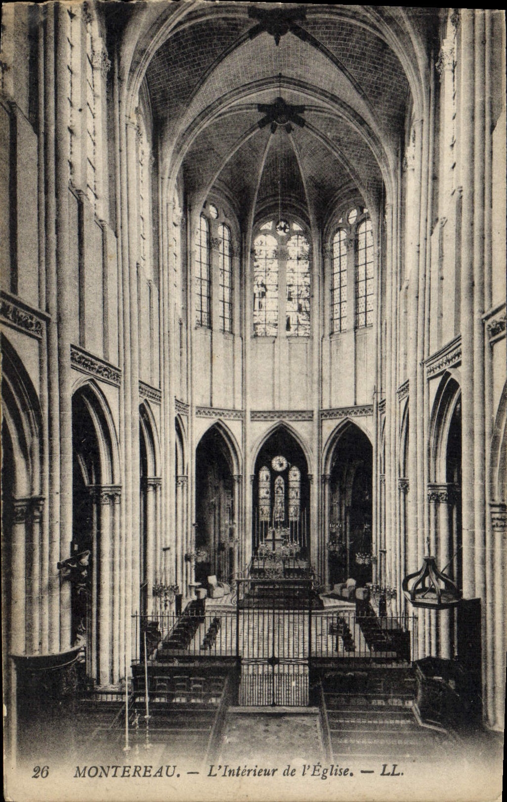 Montereau — L'Intérieur de l'Église — LL. N° 26