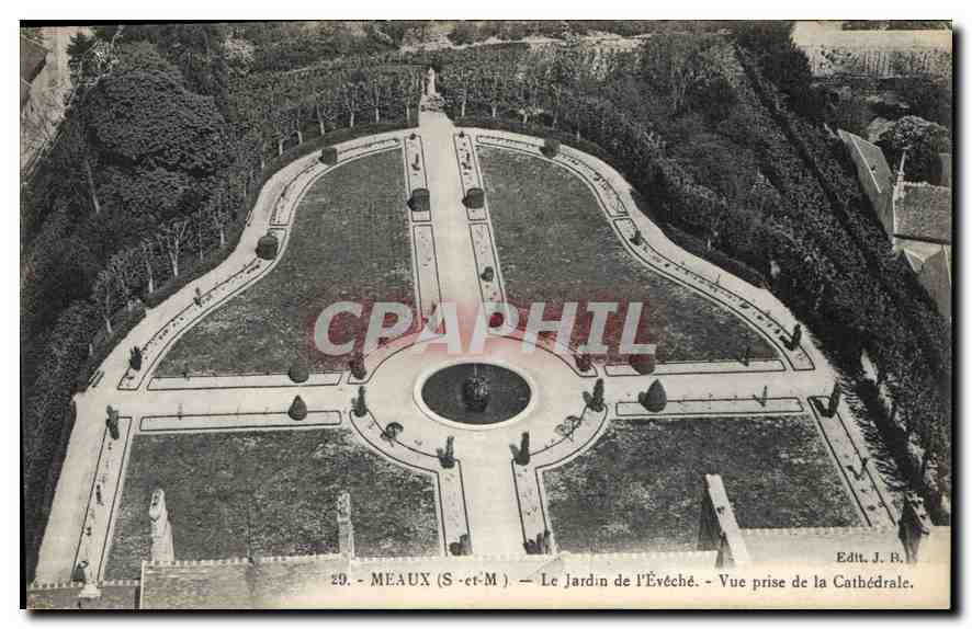 Méaux (S.-et-M.) — Le Jardin de l'Évêché — Vue prise de la Cathédrale — Edit. J. B.