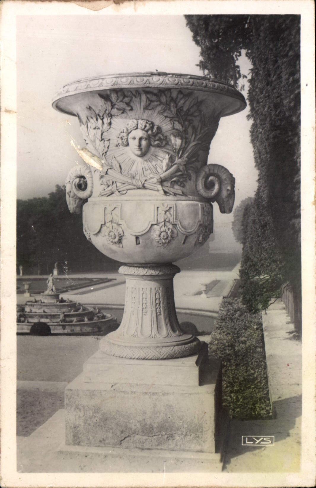 CPA Versailles Sommet des Marches de Latone 