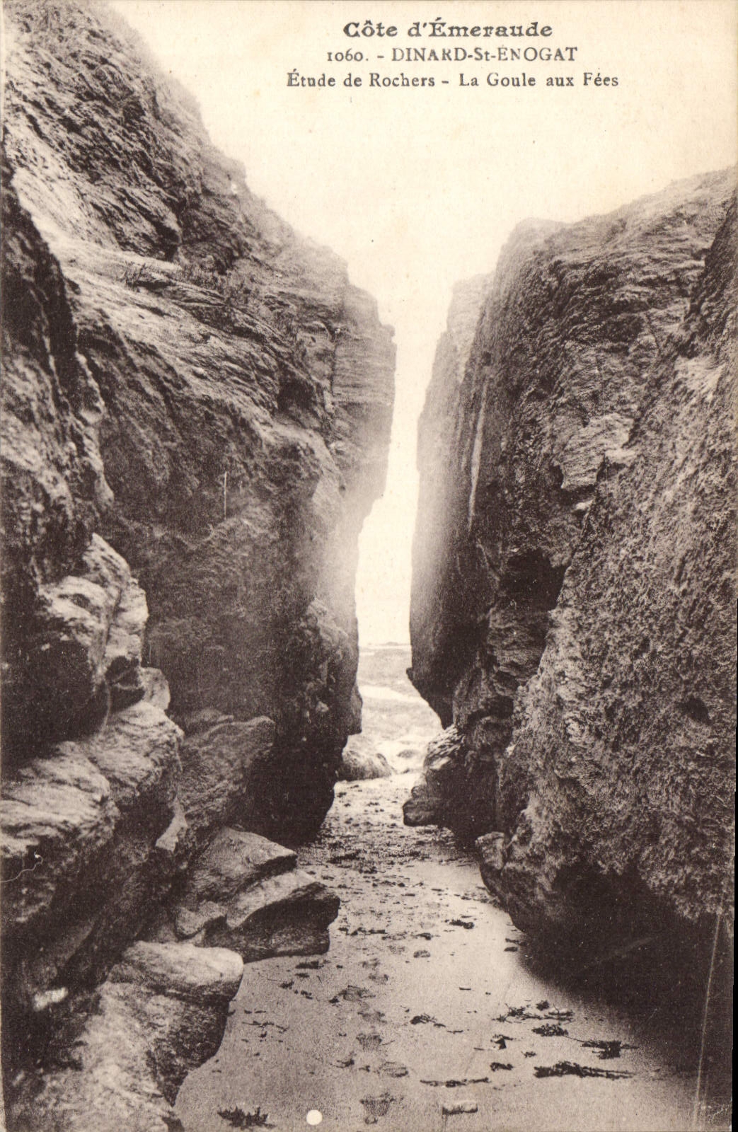 Côte d'Émeraude — Étude de Rochers - La Goule aux Fées — Laurent-Nel, Rennes