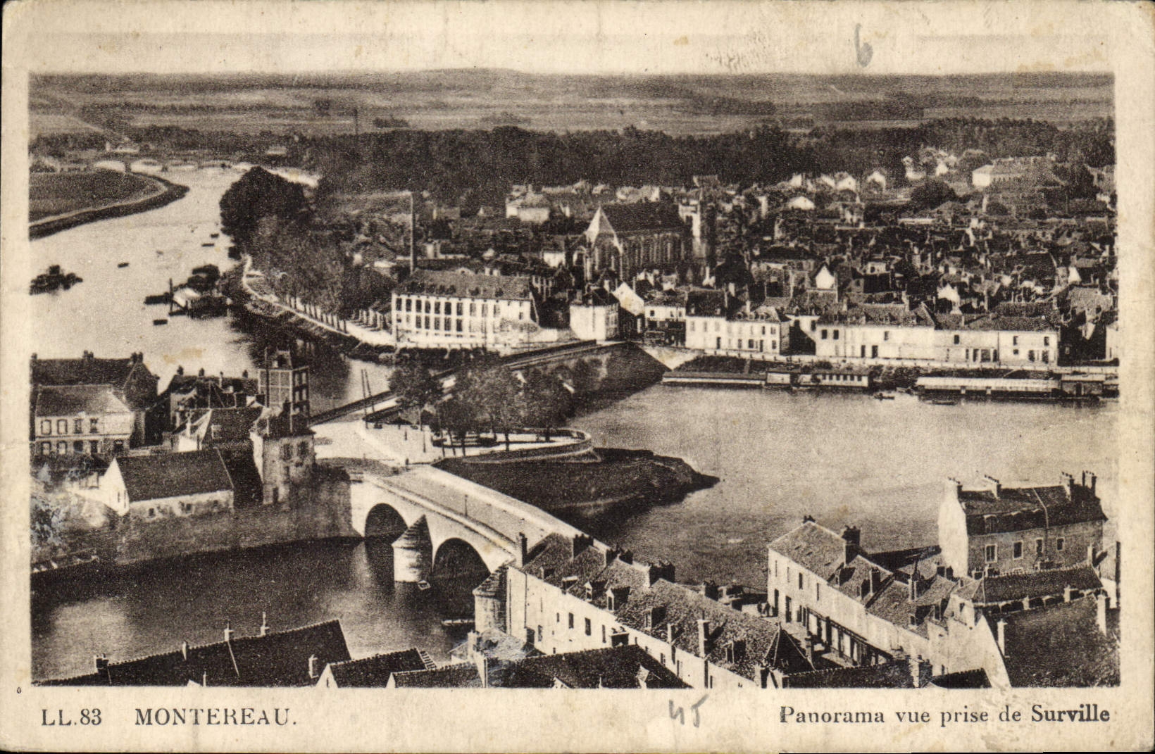 CPA Montereau Panorama vue prise de Surville 
