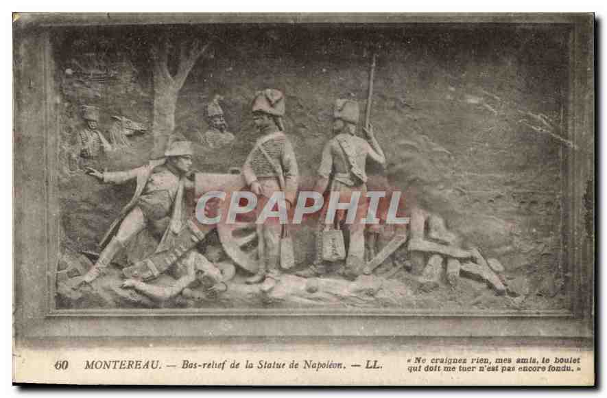 CPA Montereau Bas relief de la Statue de Napoleon 