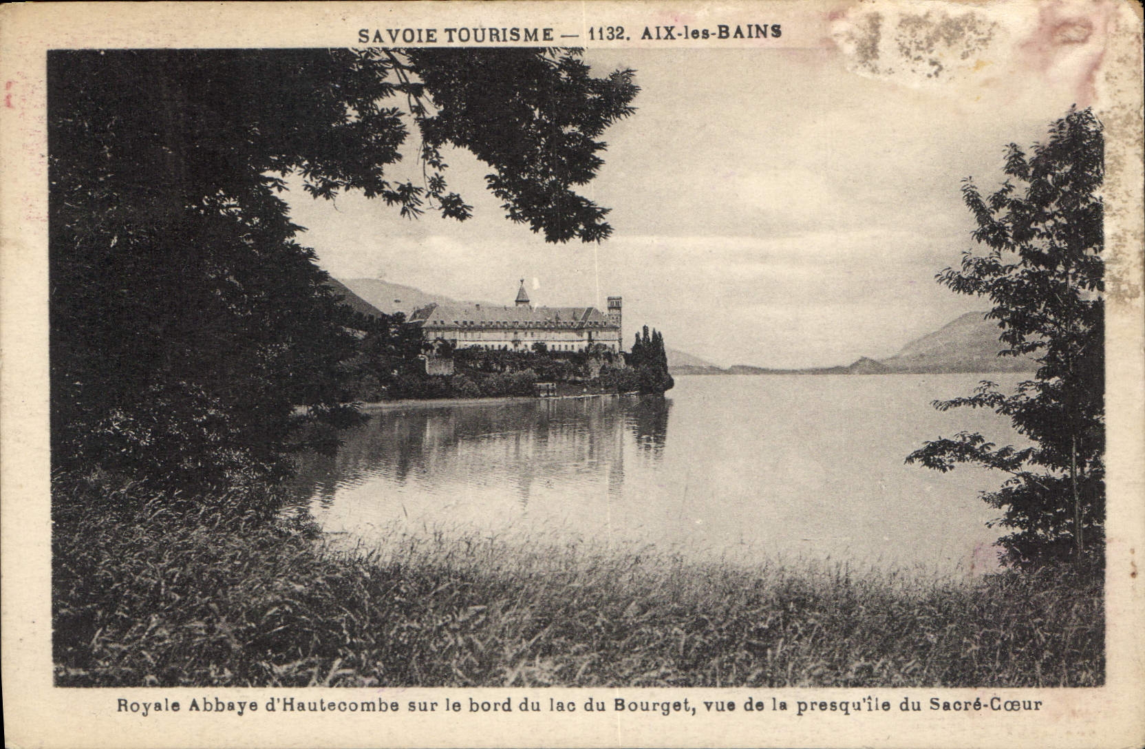 CPA Aix les Bains Royale Abbaye d'Hautecombe sur le bord du lac du Bourget 