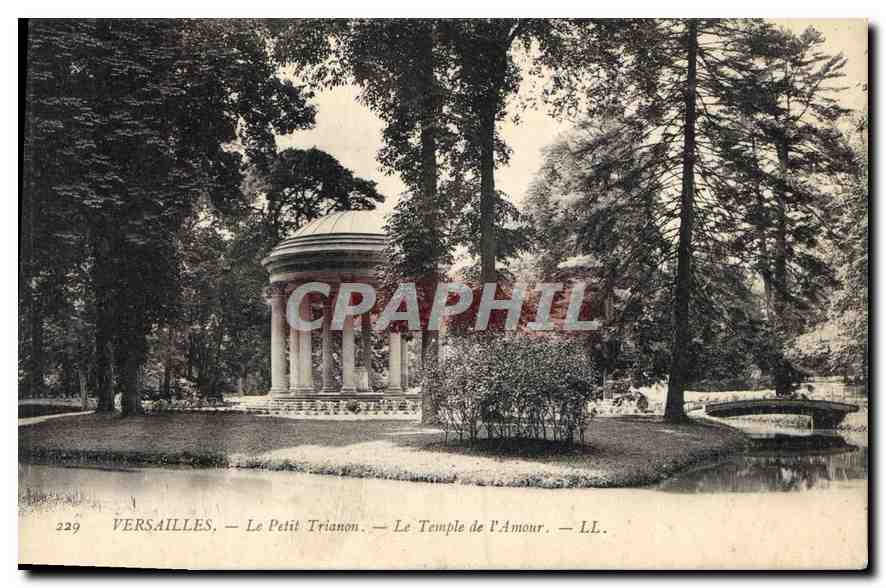CPA Versailles Le Petit Trianon Le Temple de l'Amour 