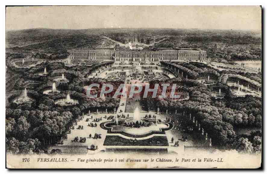 CPA Versailles Vue genrale a vol d'oiseau sur le Chateau le Parc et la Ville 