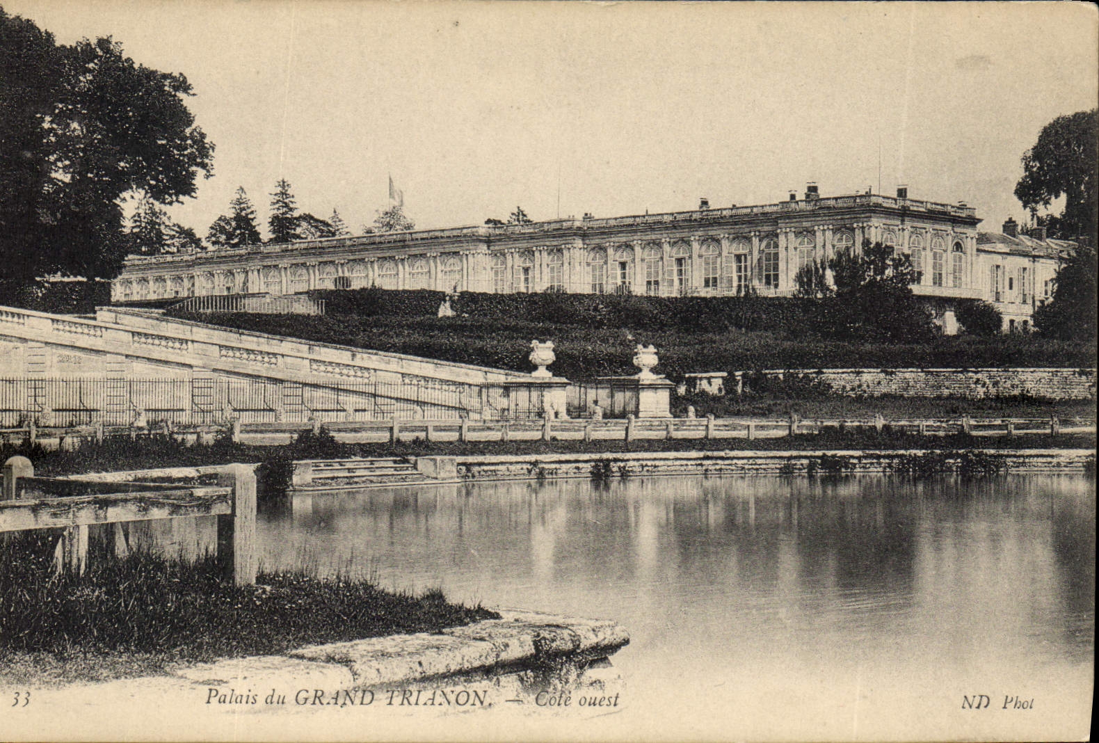 Palais du GRAND TRIANON — Côté ouest — ND Phot