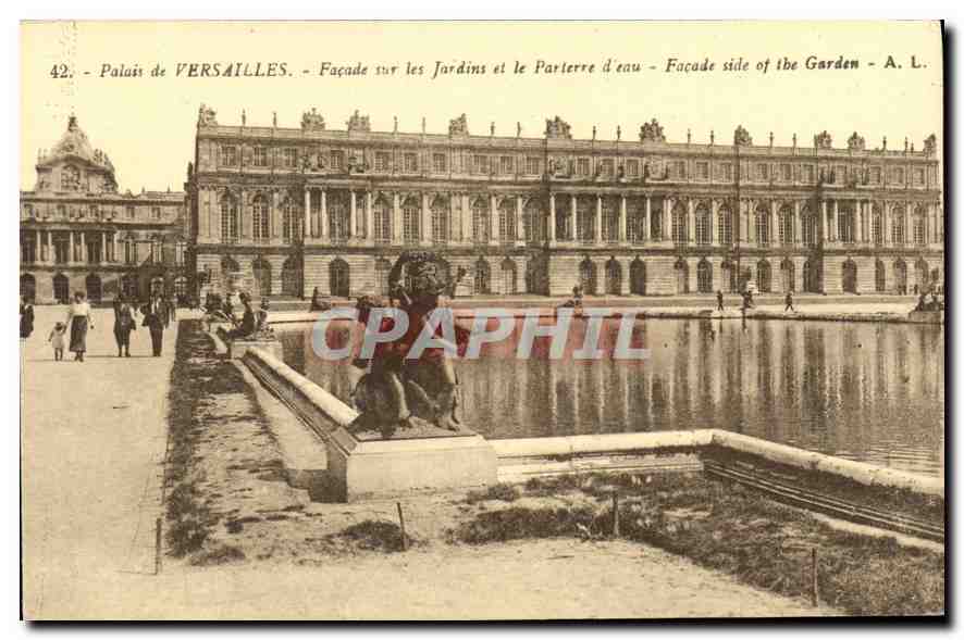 CPA Palais de Versailles Facade sur les Jardins et le Parterre d'eau 