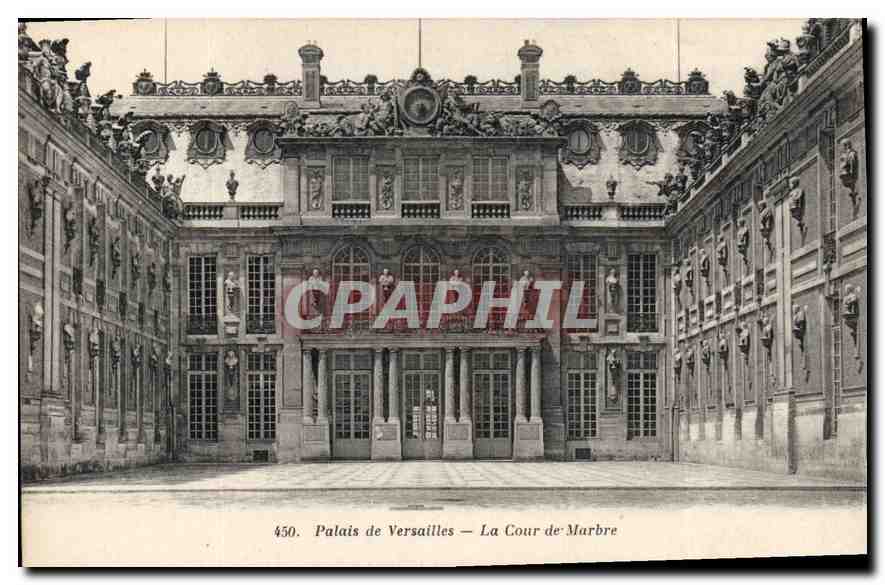 CPA Palais de Versailles La Cour de Marbre 