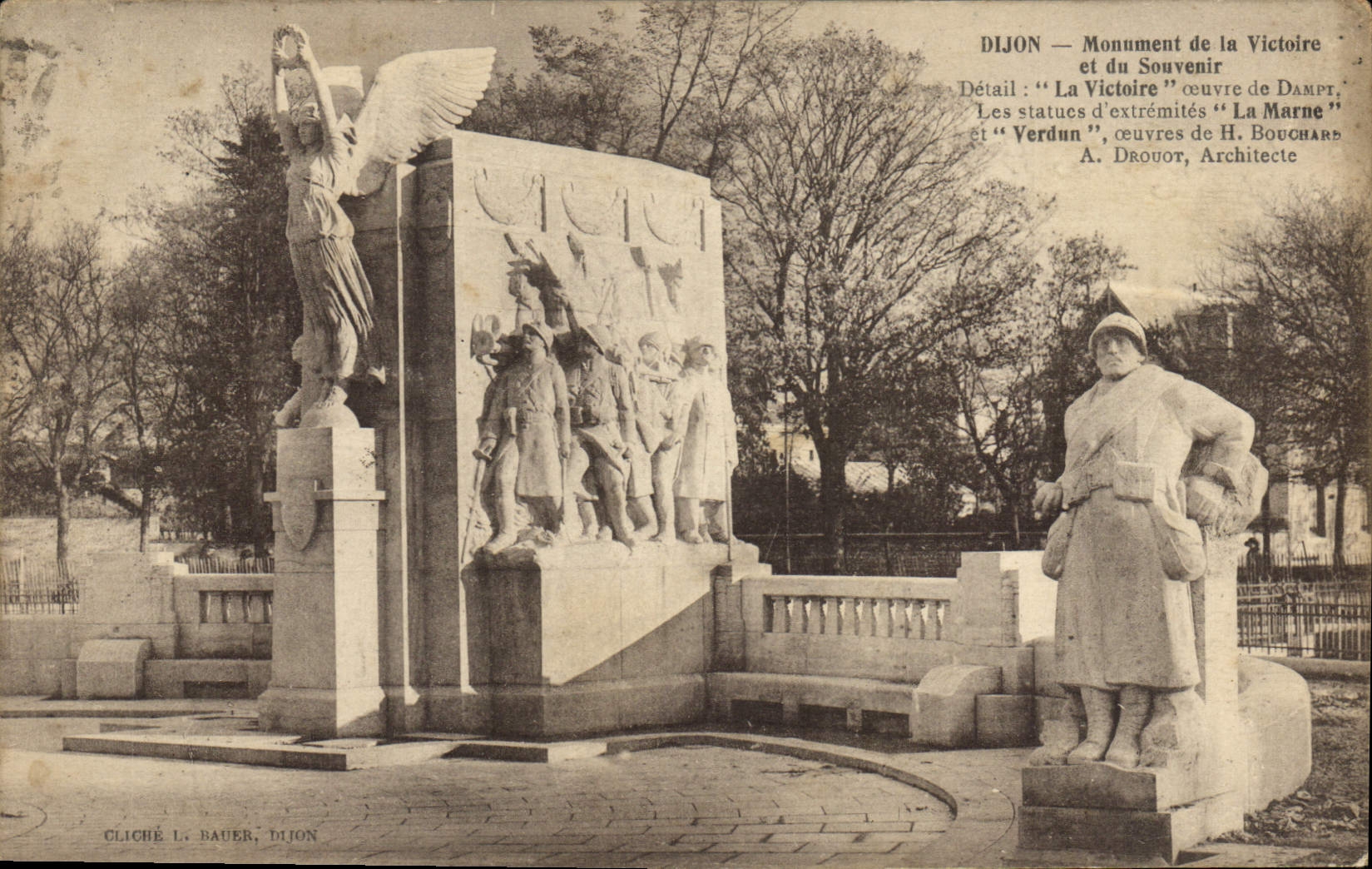 CPA Dijon Monument de la Victoire et du Souvenir 