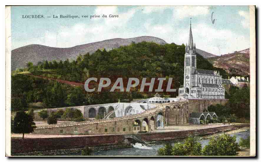 CPA Lourdes La Basilique vue prise du Gave 