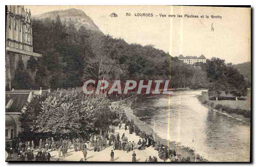 CPA Lourdes Vue vers les Piscines et la Grotte 