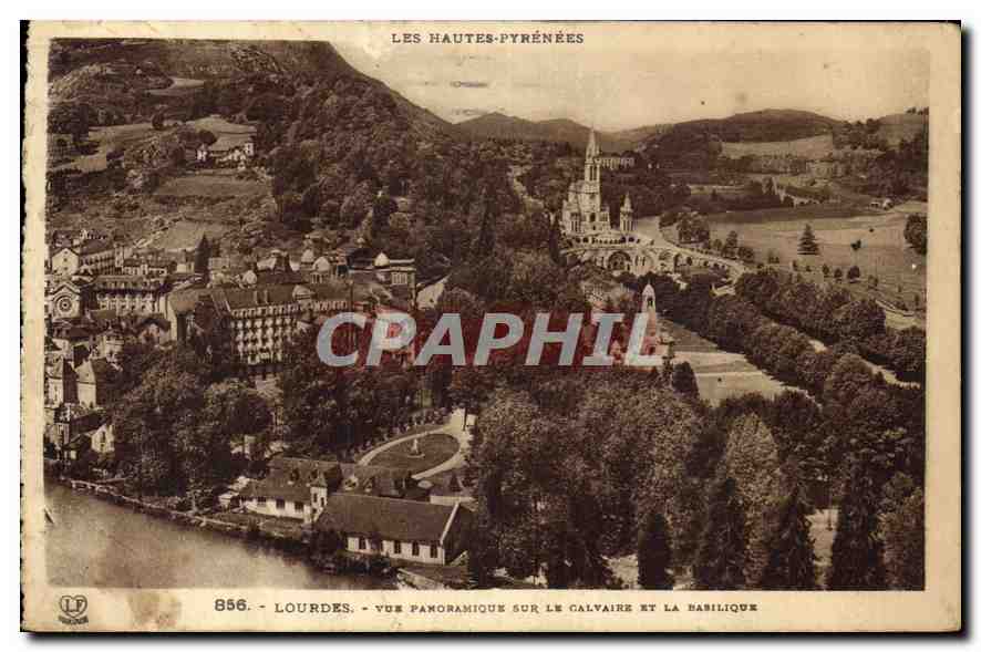 CPA Lourdes Vue Panoramique sur le Calvaire et la Basilique 