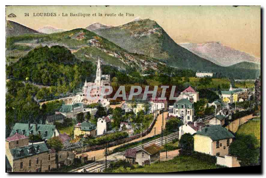 CPA Lourdes La Basilique et la route de Pau 