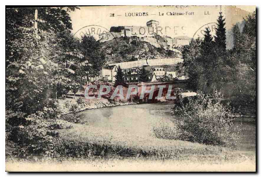 CPA Lourdes Le Chateau Fort 