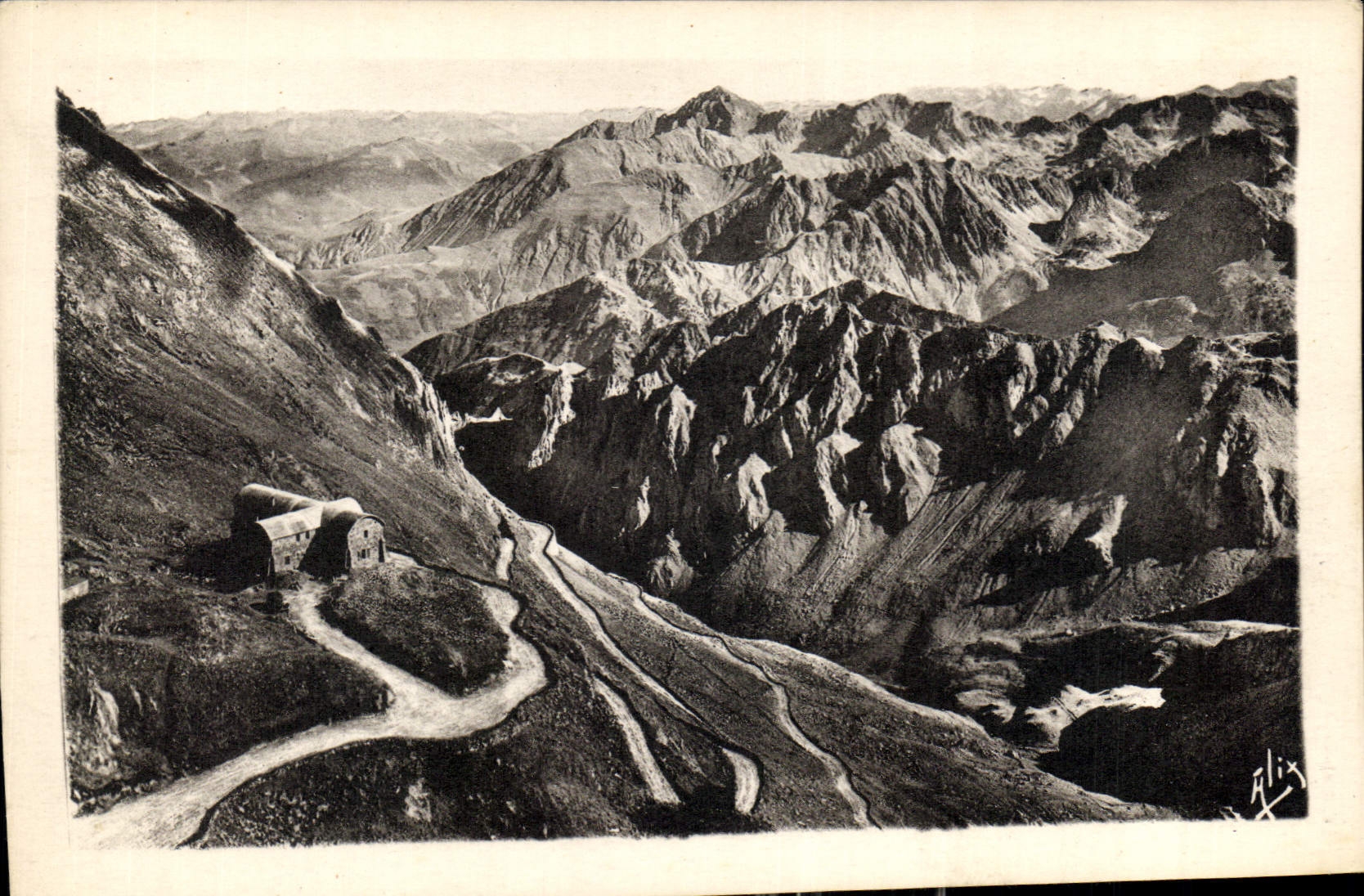CPA Les Pyrenees Route du Pic du Midi Chalet refure du Laquet 