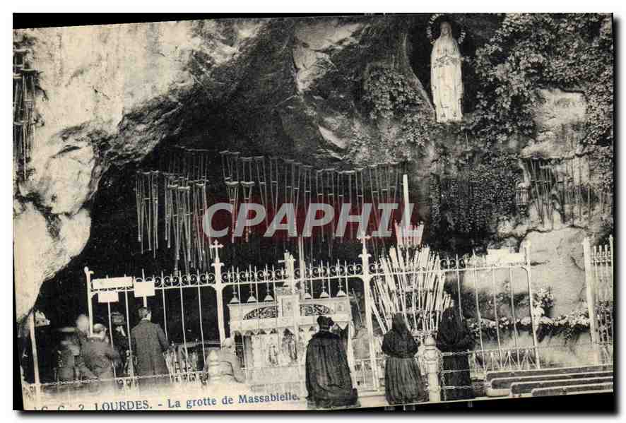 CPA Lourdes La grotte de Massabielle 